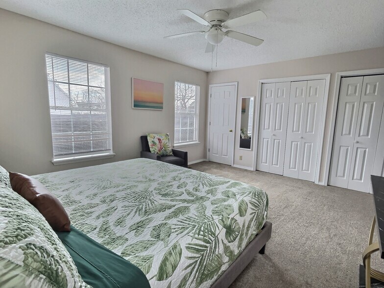 Building Photo - 601 Camellia Dr