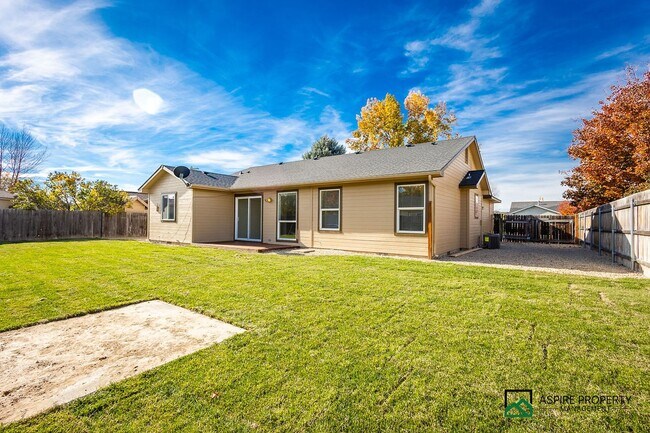 Building Photo - 3 bed 2 bath home