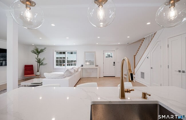 Building Photo - 82 Josephine Evaristo Ave