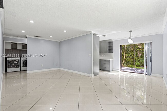 Building Photo - 6854 NW 173rd Dr