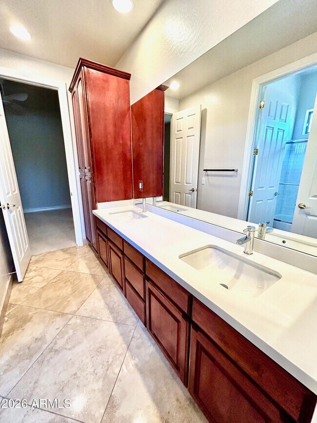 Building Photo - 7484 E Pontebella Dr