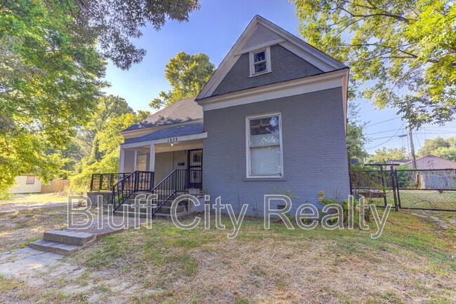 Building Photo - 1639 Southern Ave