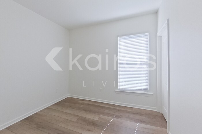 Building Photo - 114 Rainfall Ln