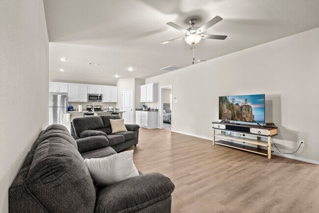 Building Photo - 2509 S County Rd