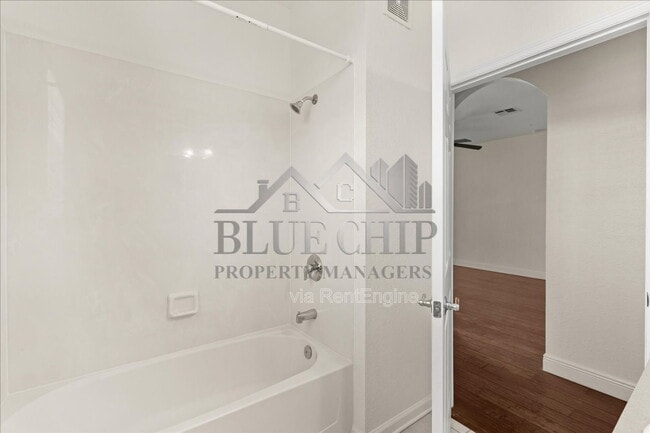Building Photo - 6402 Cava Alta Dr