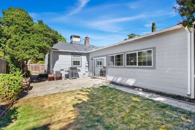 Building Photo - 4311 Cabrillo Way