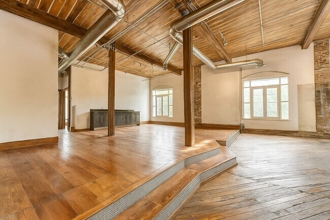 Building Photo - 161 Mangum St SW