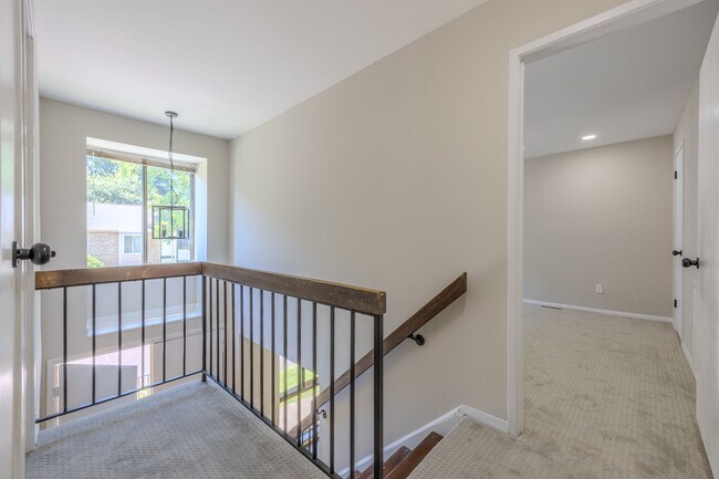 Building Photo - 6023 Forrest Hollow Ln