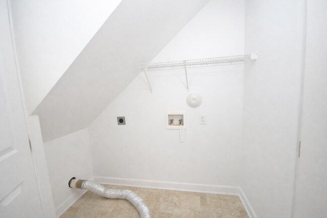 Building Photo - 3319 Philmont Dr