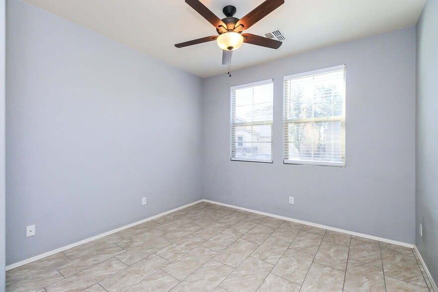 Building Photo - 31317 N Cavalier Dr