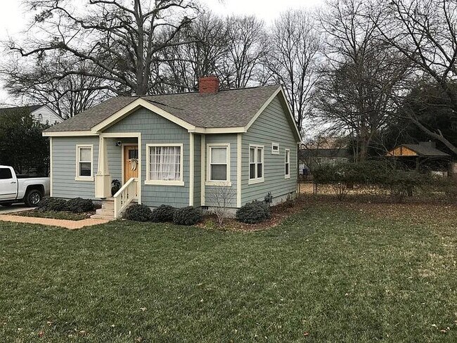 Building Photo - 2 Bedroom 1 Bathroom