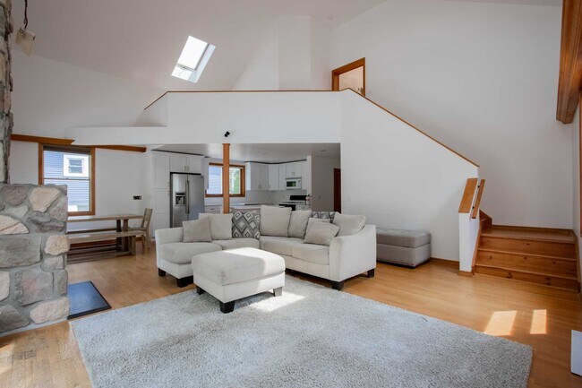 Building Photo - 74 Clinton Pl