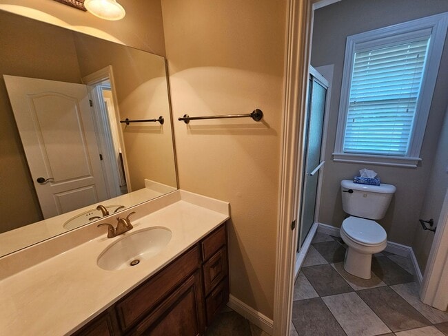 Building Photo - Beautiful Large Home in Johnson