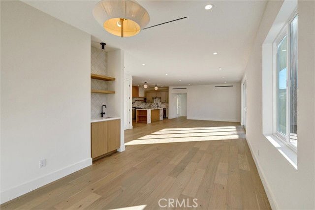 Building Photo - 1688 N Sierra Bonita Ave