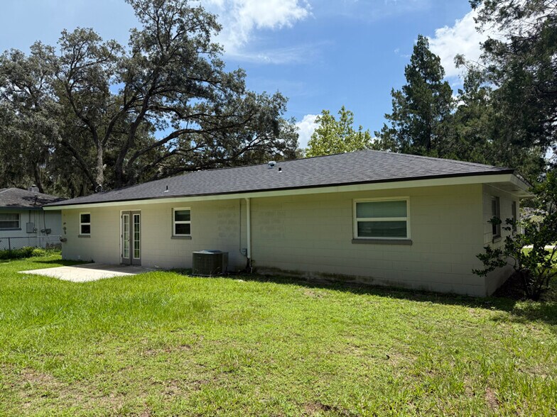 Building Photo - 2907 SE 11th St