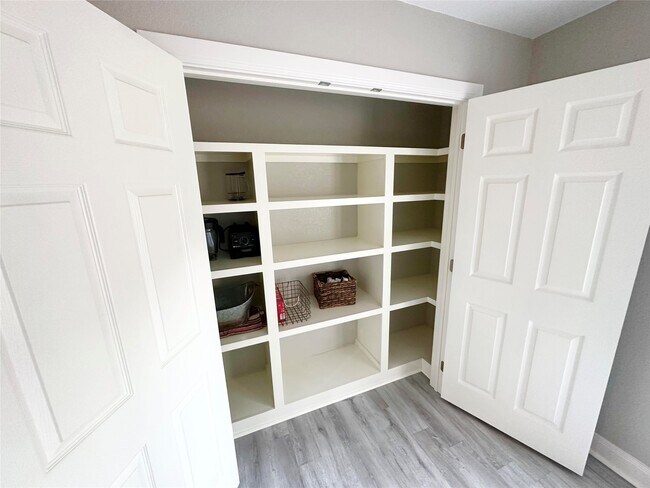 Building Photo - 8021 White Ave