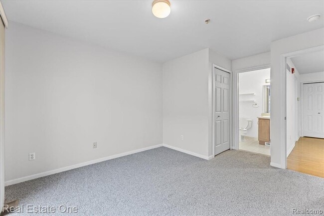 Building Photo - 1084 Faulkner