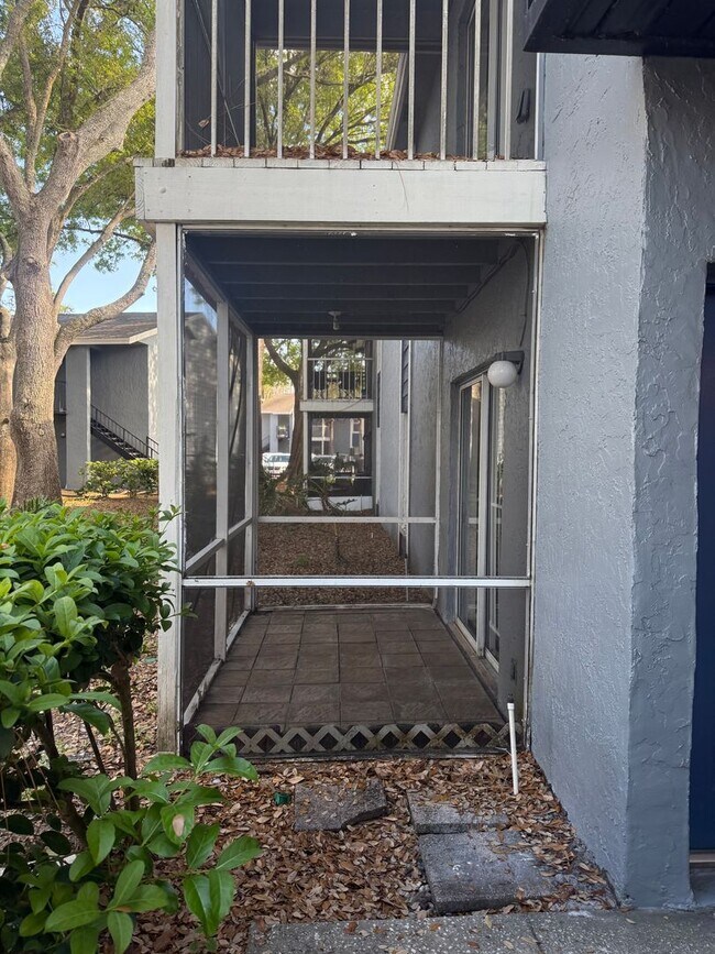Building Photo - 3827 Bay Club Cir