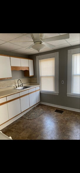 Building Photo - 42 Baldwin St