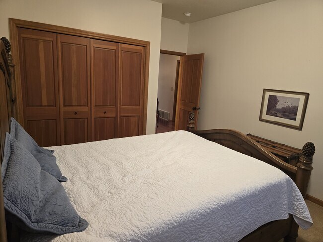 Building Photo - 3300 Graf St