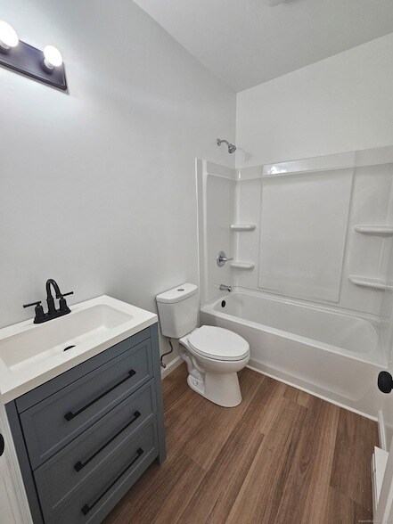 Building Photo - 1153 Main St