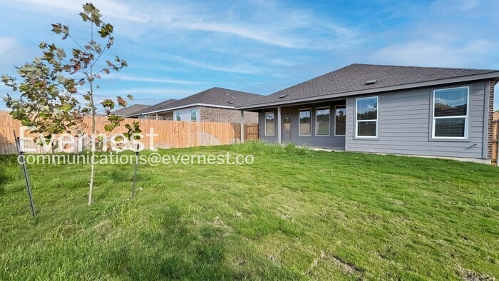 Building Photo - 5449 Paschal Pk