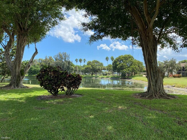 Building Photo - 2 br, 2 bath Condo - 15496 Lakes of Delray...