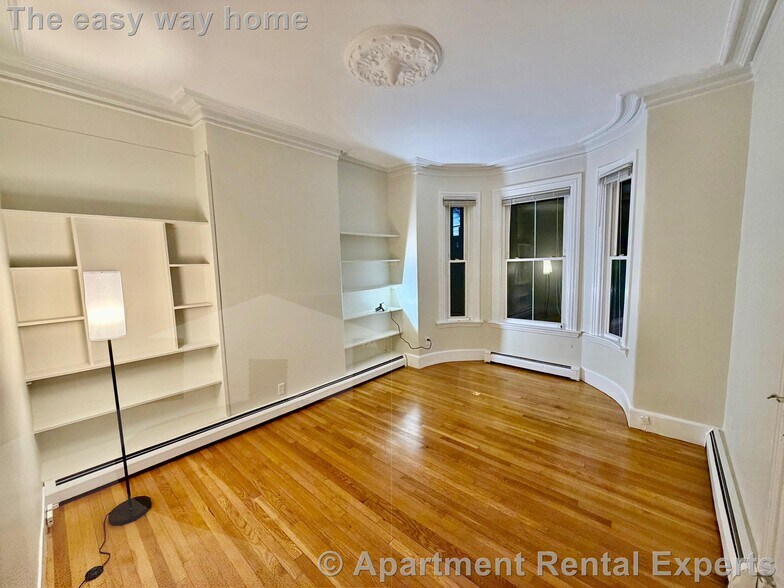 Building Photo - 45 Florence St