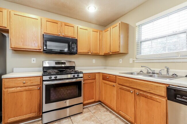 Building Photo - 1130 Eatonton Way