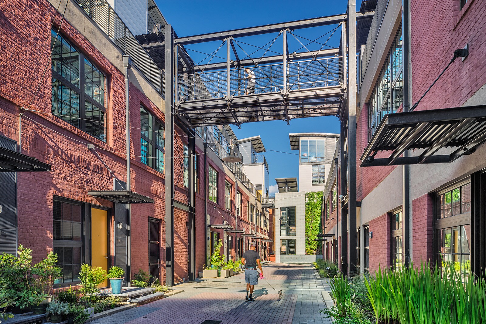 unique courtyard is a tranquil urban setting - 2125 14th St NW