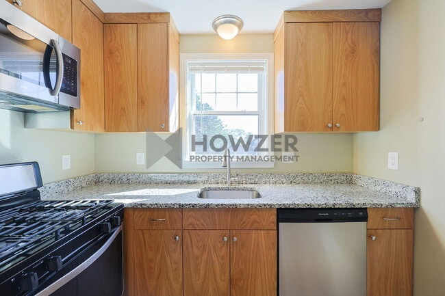 Building Photo - 91 Louis St