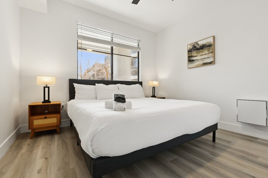 Building Photo - 6610 N 93rd Ave