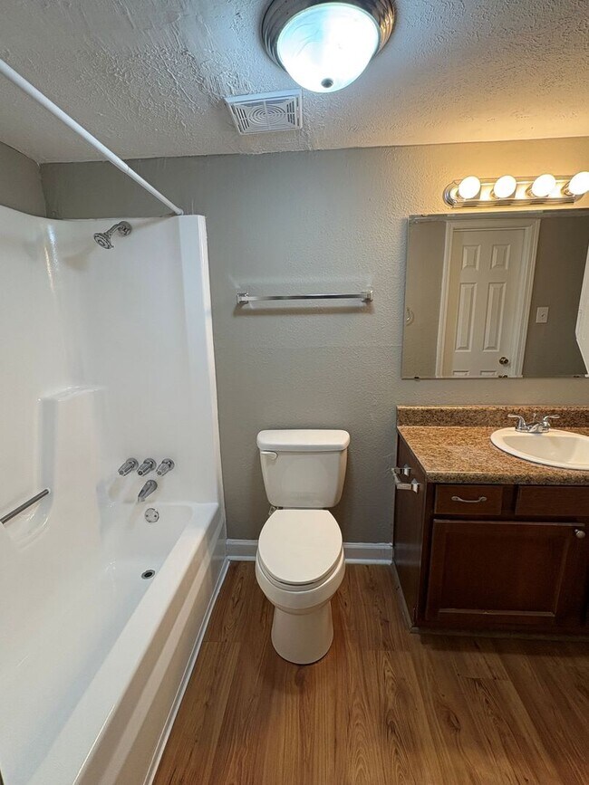 Building Photo - bg1219