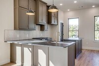 Building Photo - 2824 Weisenberger St