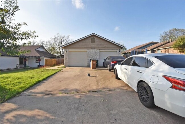 Building Photo - 12316 Dellrey Dr
