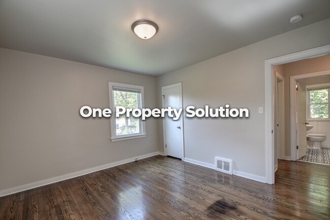 Building Photo - 4854 Jefferson St