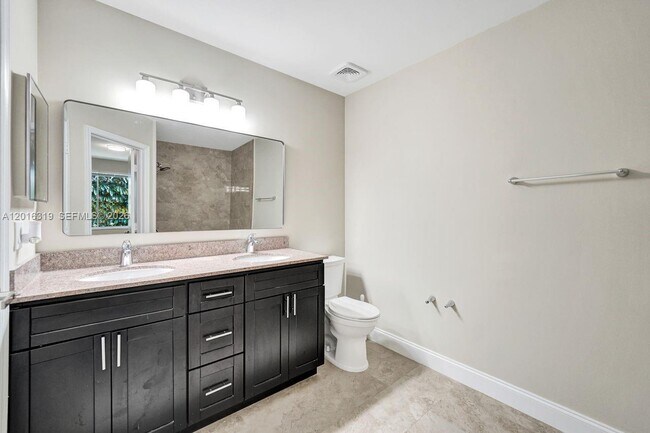 Building Photo - 43 Simonton Cir