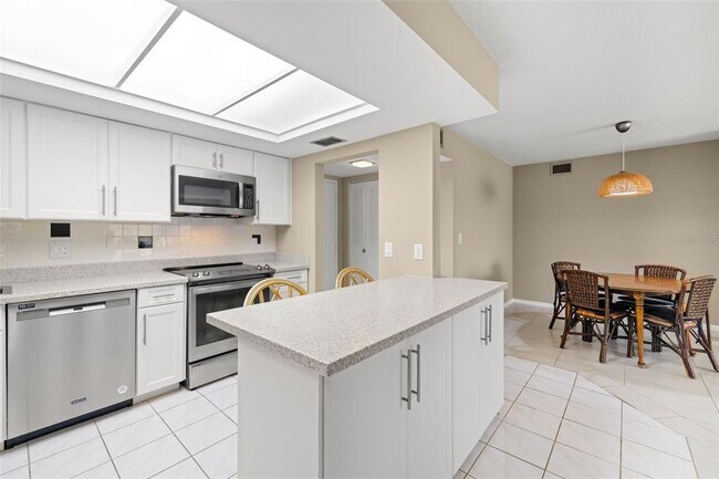Building Photo - 5220 Brittany Dr S