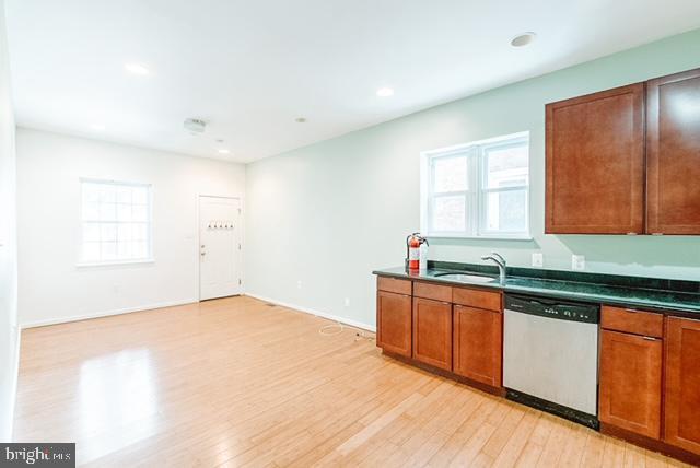 Primary Photo - 5035 Walton Ave