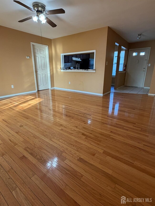 Building Photo - 1202 Woodbridge Commons Way