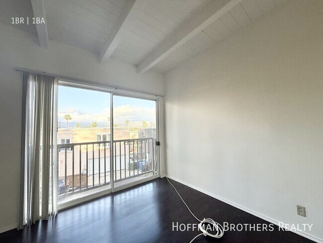 Building Photo - 11940 Laurelwood Dr