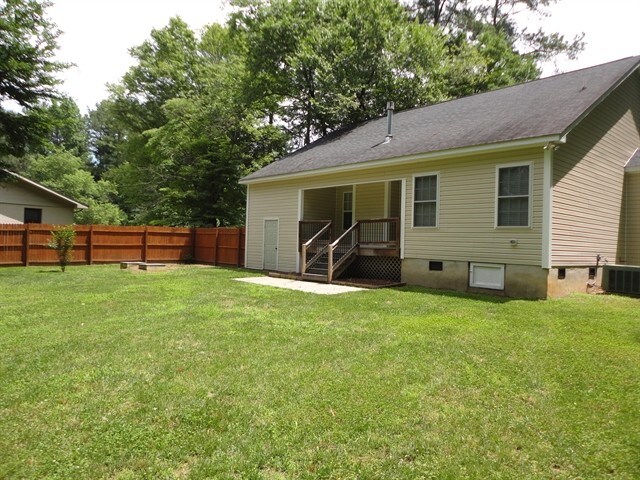 Building Photo - 5810 Colonial Dr