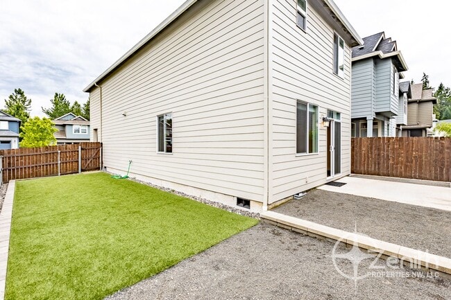 Building Photo - Modern Living in Ridgefield – 3BR/2.5BA Co...