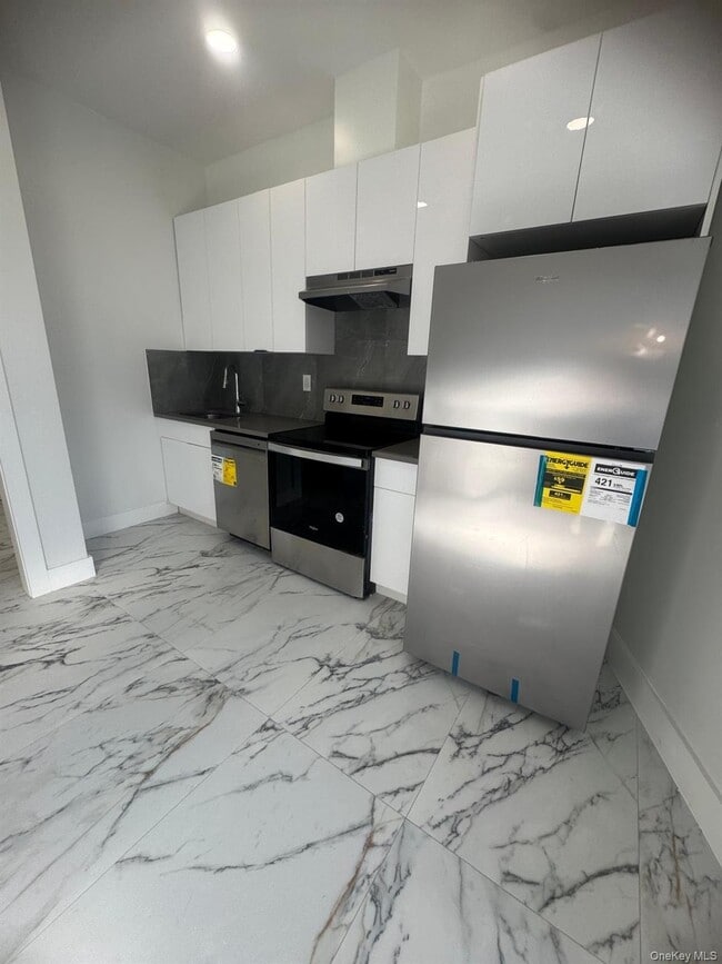 Building Photo - 91-04 43rd Ave