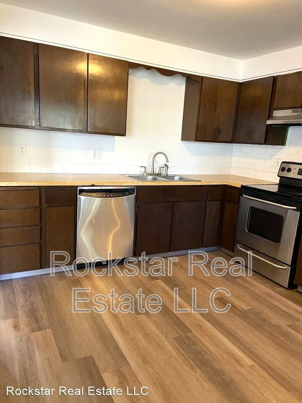 Building Photo - 1307 N Vista