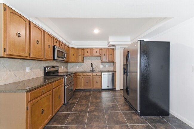 Building Photo - 8614 Oakford Dr