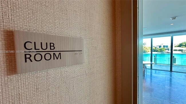 Building Photo - 9201 E Bay Harbor Dr