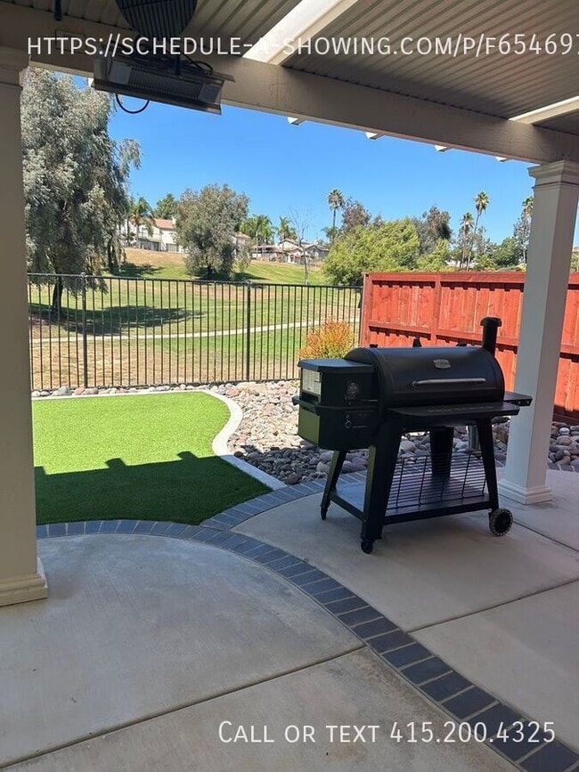Building Photo - 30934 Crystalaire Dr