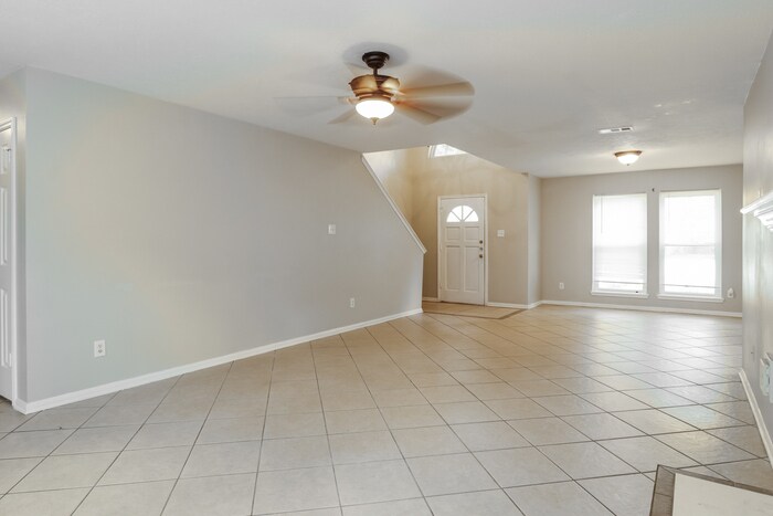 Building Photo - 1206 Caraquet Dr