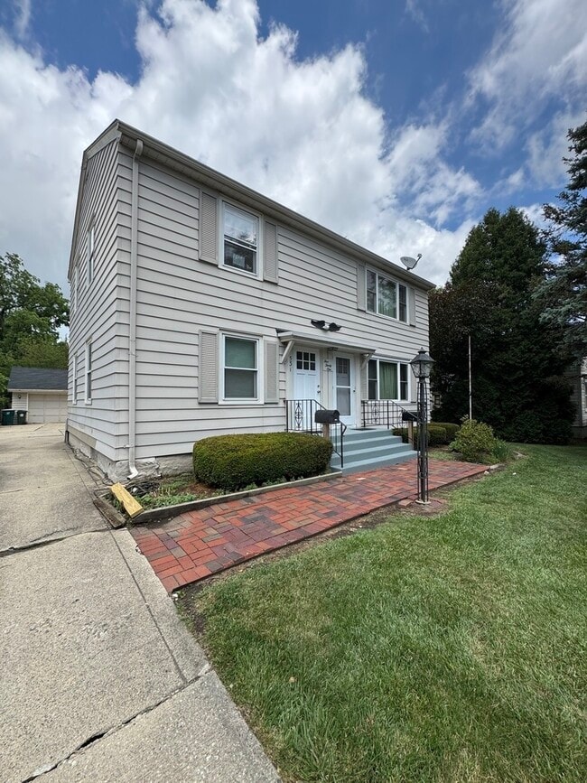 Primary Photo - 531 W Wilson St